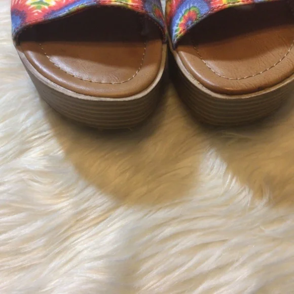 Women’s Blowfish Malibu Size 8.5 Tie-Dye Vegan Platform Slides - Picture 5 of 10